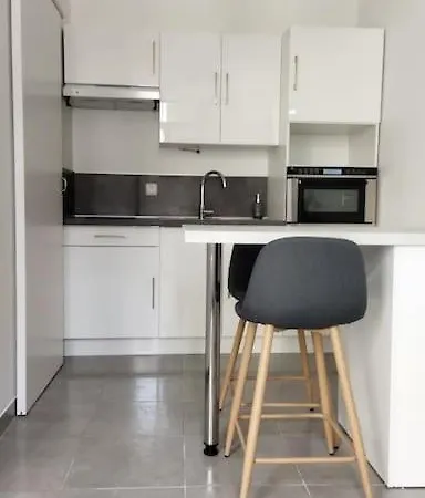 Super Studio, Proche Centre